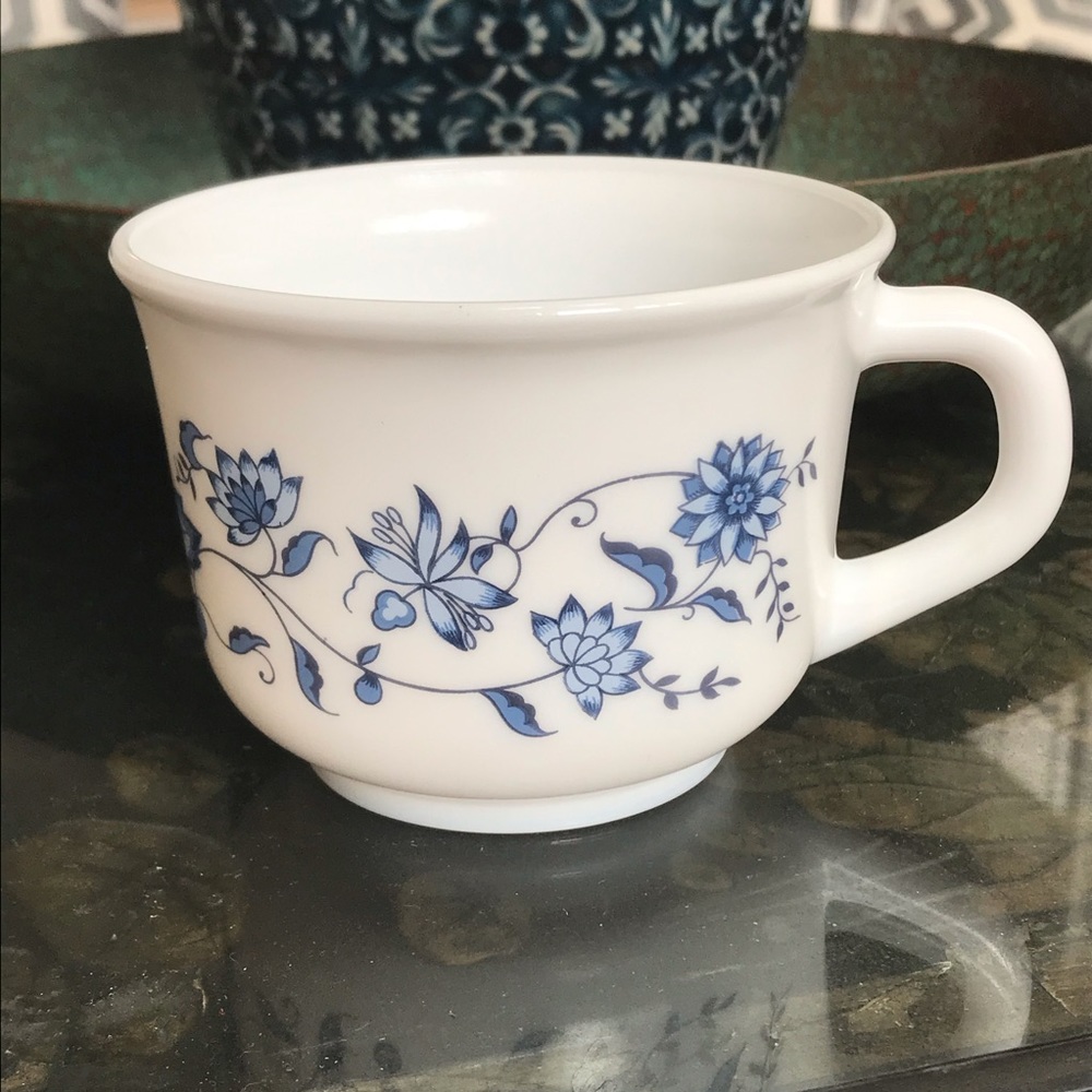 Vintage Arcopal France Blue Onion Flower Mug
